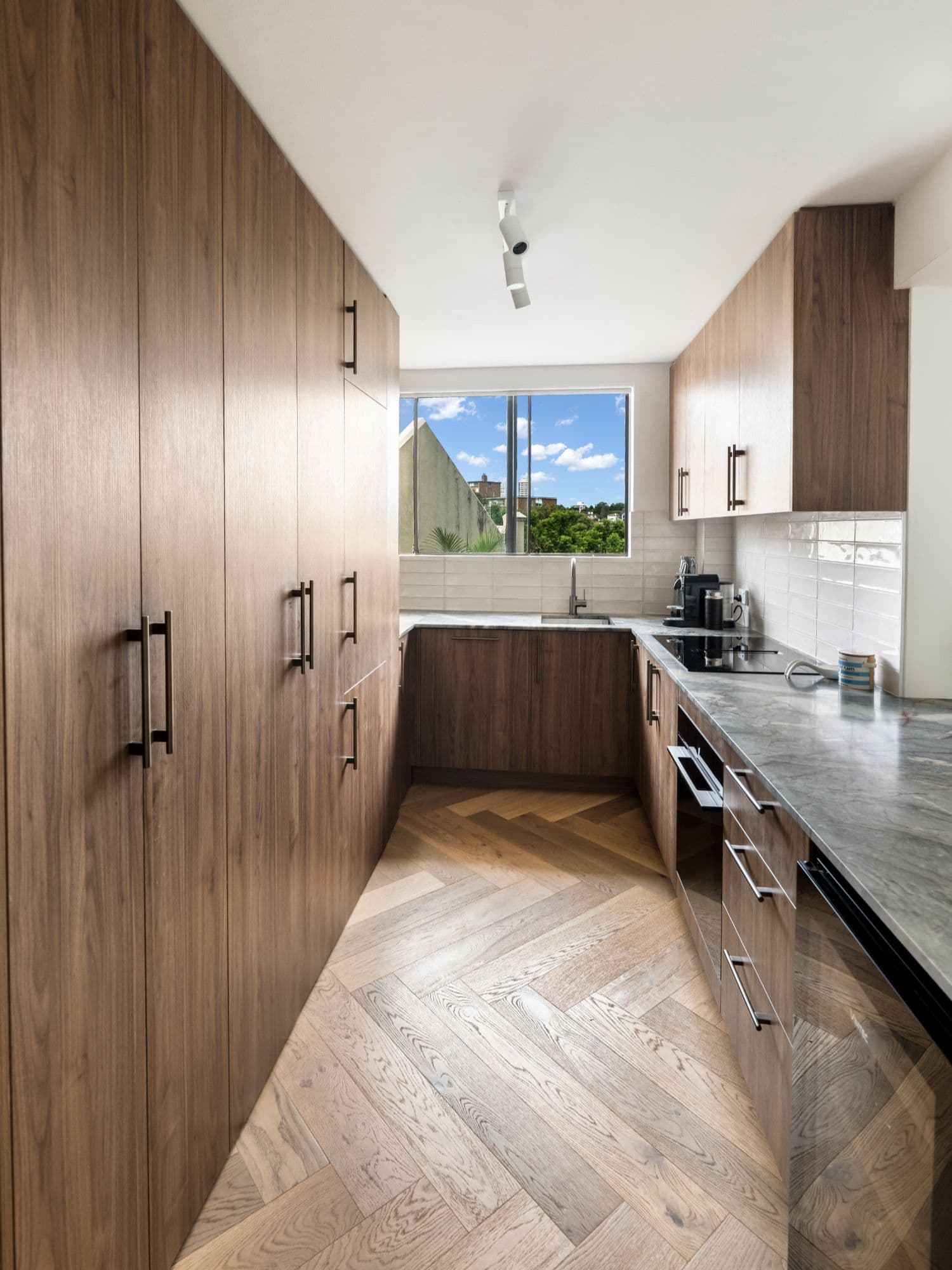 Lumiere Home Renovations_29-35 Roslyn Gardens Elizabeth Bay-18